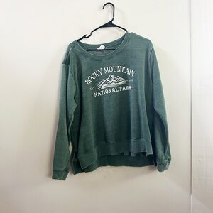 Rocky Mountain green crew neck XL